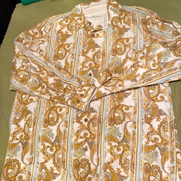 Gorgeous Tommy Bahama Paisley Print Button Down Shirt - Picture 5 of 10